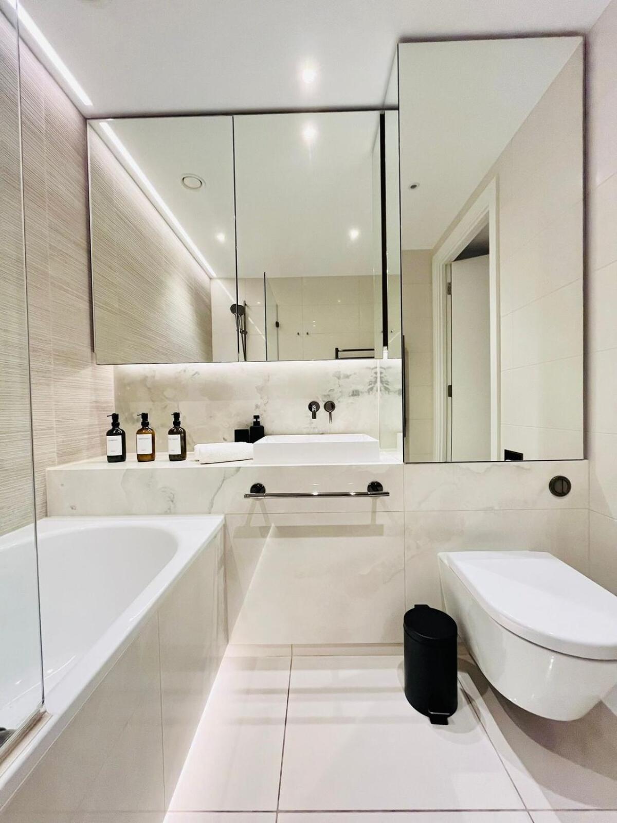 Appartement Chic Westfield Retreat - Two Bedroom Two Bathroom Luxury Stay In White City