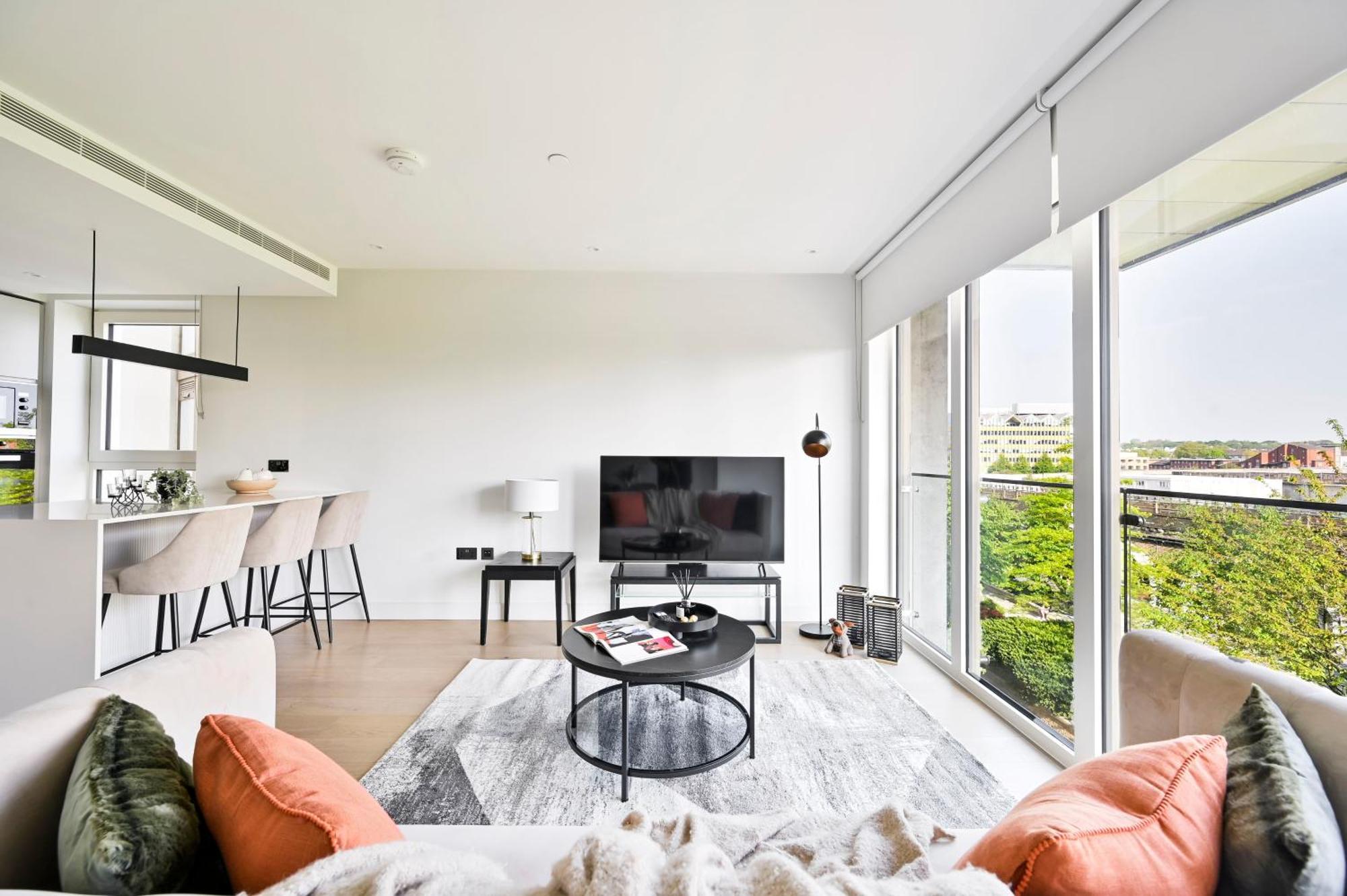 Elegant 2bed -west -steps To Tube, Westfield London