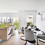 Elegant 2Bed Apartment -West London -Steps To Tube, Westfield