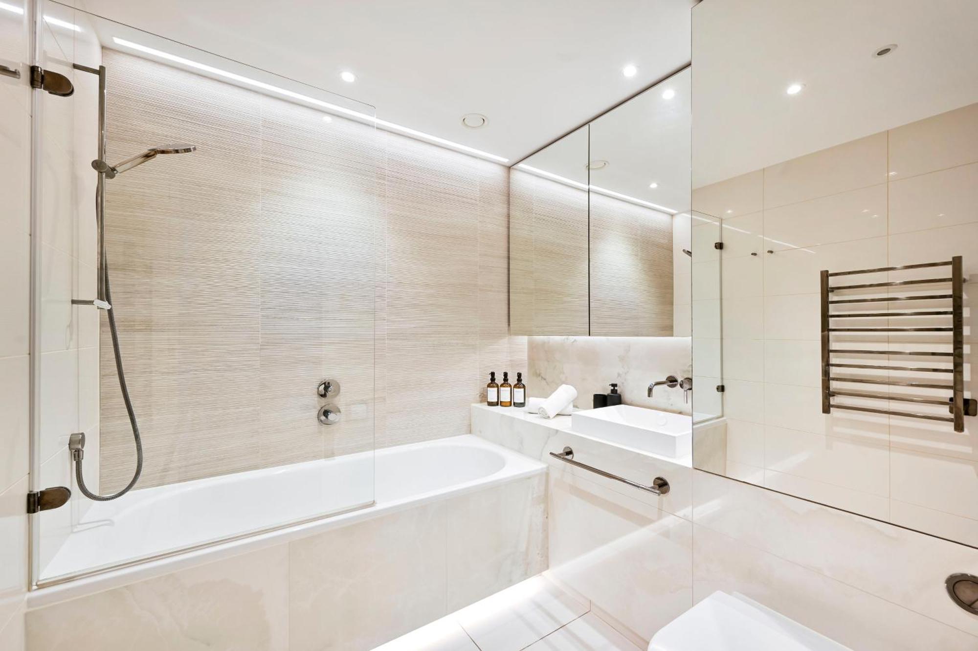 Elegant 2bed -west -steps To Tube, Westfield * Londres