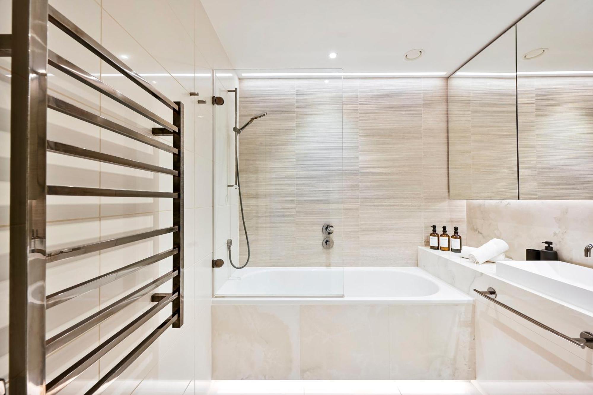 Apartamento Elegant 2bed -west -steps To Tube, Westfield Londres